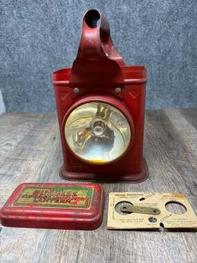 Vtg 1930's Burgess Super Searchlight Lantern Flashlight Freeport ILLINOIS Works
